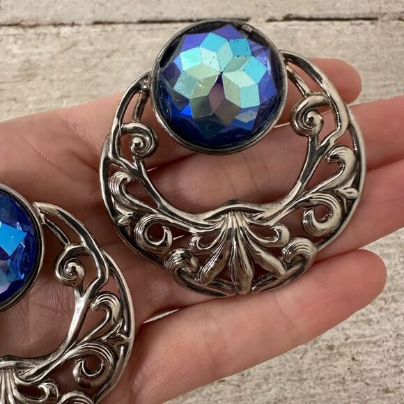 Vintage 60s Large Filigree Faceted Gem Clip On Earrings - Picture 2 of 6